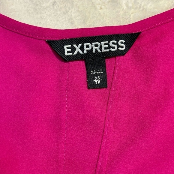 Express Top XS Fuchsia Pink Sleeveless Round Neck Open Back Flowy Tunic Hi-Low - Picture 11 of 14